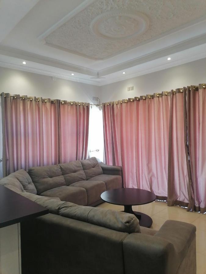848 Guest House Victoria Falls Dış mekan fotoğraf