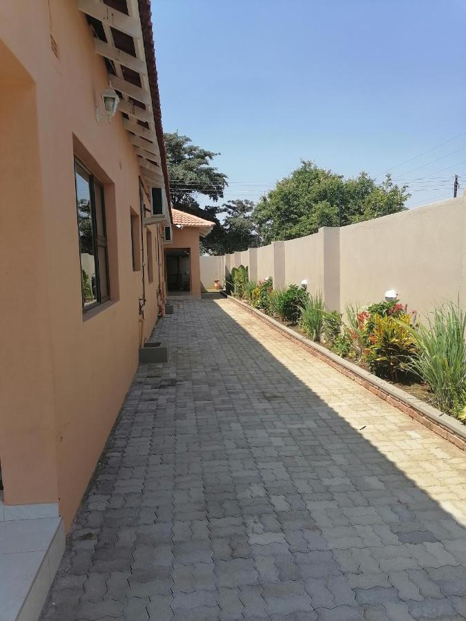 848 Guest House Victoria Falls Dış mekan fotoğraf