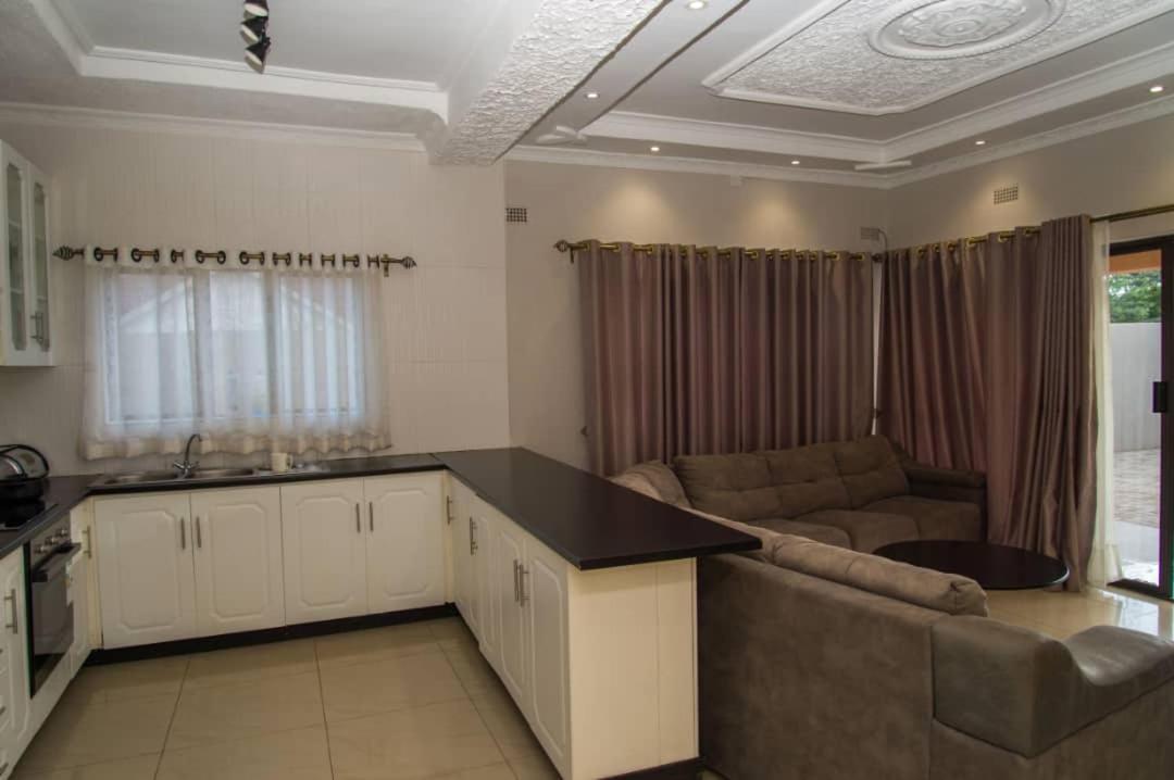 848 Guest House Victoria Falls Dış mekan fotoğraf
